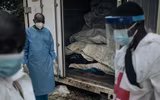 ‘Chạy đua’ chôn cất 2.000 thi thể trong xung đột ở miền đông Congo