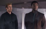 [ẢNH] Những hình ảnh cuối đời của tài tử 'Black Panther': Gầy rộc do bệnh, phải chống gậy để đi lại