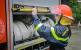 Chào mừng Ngày quốc tế phụ nữ 8-3: Những nụ cười tôi luyện từ lửa đỏ