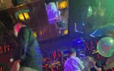 Cận cảnh ‘thánh địa’ thổi, hít ‘bóng cười” giữa Hà Nội