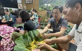 Đi qua mùa sen Hồ Tây - ướp trà sen kiểu Hà Nội xưa 