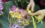 Đi qua mùa sen Hồ Tây - ướp trà sen kiểu Hà Nội xưa 