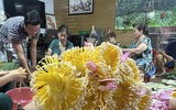 Đi qua mùa sen Hồ Tây - ướp trà sen kiểu Hà Nội xưa 