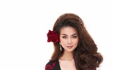 Thanh Hằng trẻ trung gợi cảm trong loạt thiết kế mới của Đỗ Mạnh Cường