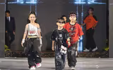 “Em bé Chất” làm vedette, khuấy động sàn diễn thời trang 