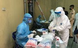 [Ảnh]: Hơn 1.000 cán bộ Công an Hà Nội lấy mẫu PCR xét nghiệm Covid