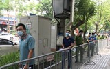 [Ảnh]: Hơn 1.000 cán bộ Công an Hà Nội lấy mẫu PCR xét nghiệm Covid