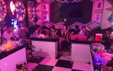 [Ảnh] Toàn cảnh vụ đột kích 'động' lắc trong quán karaoke