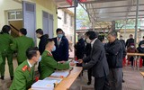 Công an quận Đống Đa đến tận khu dân cư cấp căn cước gắn chíp cho công dân