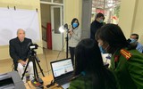 Công an quận Đống Đa đến tận khu dân cư cấp căn cước gắn chíp cho công dân