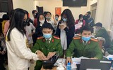 [Ảnh] Xúc động hình ảnh lực lượng Công an ngày đêm cấp căn cước gắn chíp cho nhân dân