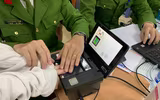 [Ảnh] Xúc động hình ảnh lực lượng Công an ngày đêm cấp căn cước gắn chíp cho nhân dân