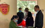 [Ảnh] Công an thị xã Sơn Tây triển khai 8 tổ cấp căn cước gắn chíp cho người dân