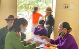 [Ảnh] Công an thị xã Sơn Tây triển khai 8 tổ cấp căn cước gắn chíp cho người dân