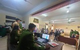 [Ảnh] Công an thị xã Sơn Tây triển khai 8 tổ cấp căn cước gắn chíp cho người dân