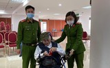 [Ảnh] Công an quận Thanh Xuân đến tận nhà cấp căn cước gắn chíp cho nhân dân