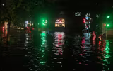 [Ảnh] Hà Nội nhiều tuyến đường ngập sâu, hàng loạt phương tiện mắc kẹt