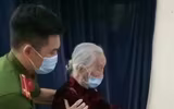 [Ảnh] Xúc động hình ảnh lực lượng Công an Thủ đô trong ngày bầu cử