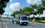 [Ảnh] Lực lượng chức năng siết chặt phòng chống dịch Covid-19 tại các cửa ngõ của Thủ đô
