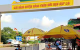 [Ảnh] Lực lượng chức năng siết chặt phòng chống dịch Covid-19 tại các cửa ngõ của Thủ đô
