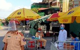 [Ảnh] Lực lượng chức năng siết chặt phòng chống dịch Covid-19 tại các cửa ngõ của Thủ đô