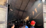 [Ảnh] Cận cảnh hiện trường vụ cháy nhà xưởng ở huyện Thạch Thất