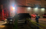 [Ảnh] 'Sắc nắng' trắng đêm bám chốt, ngăn Covid-19 xâm nhập