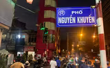 [Ảnh] Giây phút tháo barie phong tỏa tại Văn Chương - Văn Miếu sau 21 ngày phong tỏa