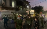[Ảnh] Giây phút tháo barie phong tỏa tại Văn Chương - Văn Miếu sau 21 ngày phong tỏa