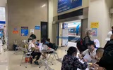 [Ảnh] Hơn 100 hành khách đầu tiên trên chuyến tàu Bắc Nam khởi hành từ Hà Nội 
