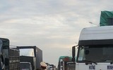Cận cảnh hiện trường vụ cháy xe container trên cầu Thanh Trì