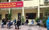 Hình ảnh lực lượng Công an cấp căn cước gắn chip cho học sinh tại điểm tiêm vaccine