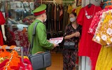 Công an quận Đống Đa nhắc nhở người dân phòng ngừa cháy, nổ trong những ngày Tết Nguyên đán