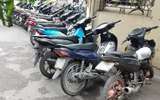 Cận cảnh hơn 40 thanh, thiếu niên 'đầu trần' đi xe không biển bị Cảnh sát 141 hóa trang phát hiện, xử lý