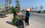 Xử lý nhiều xe 3 bánh tự chế chở hàng hóa trên địa bàn huyện Thạch Thất