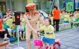 Một ngày trải nghiệm làm Cảnh sát giao thông của học sinh mầm non Thanh Xuân Trung