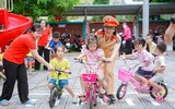 Một ngày trải nghiệm làm Cảnh sát giao thông của học sinh mầm non Thanh Xuân Trung