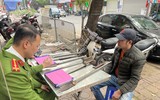 Nhiều loại súng, vật liệu nổ, công cụ hỗ trợ được người dân tự giác giao nộp 