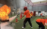 Xem 21 đội thi tranh tài, khống chế nhanh đám cháy, cứu người và tài sản