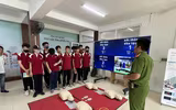 Xem học sinh, sinh viên Hà Nội trải nghiệm kỹ năng an toàn PCCC và CNCH