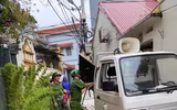 Hình ảnh Công an huyện Ứng Hoà khẩn trương hỗ trợ nhân dân di dời tài sản 
