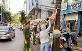 Tuyên truyền, nhắc nhở người dân không lấn chiếm lòng đường, vỉa hè