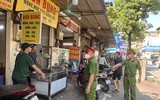 Tuyên truyền, nhắc nhở người dân không lấn chiếm lòng đường, vỉa hè