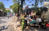 Tuyên truyền, nhắc nhở người dân không lấn chiếm lòng đường, vỉa hè