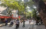 Tuyên truyền, nhắc nhở người dân không lấn chiếm lòng đường, vỉa hè