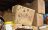 Hình ảnh người dân La Phù chủ động giao nộp 25 tấn thực phẩm quá hạn, kém chất lượng