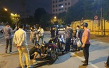 Cận cảnh vây bắt hàng chục đối tượng đua xe và cổ vũ đua xe trái phép trong đêm