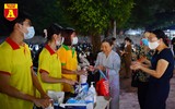 Phật tử đeo khẩu trang phòng dịch dự lễ Vu lan báo hiếu