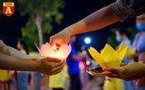 Phật tử đeo khẩu trang phòng dịch dự lễ Vu lan báo hiếu