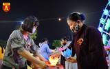 Phật tử đeo khẩu trang phòng dịch dự lễ Vu lan báo hiếu